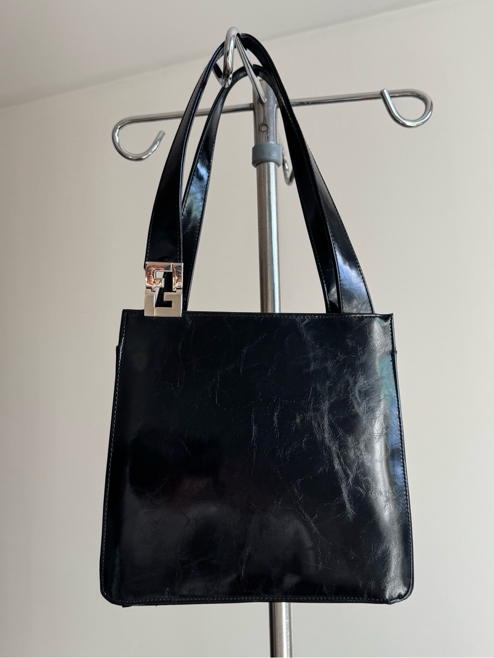 Vintage Y2K Venetto Black Crinkled Patent Faux Leather Square Shoulder Bag